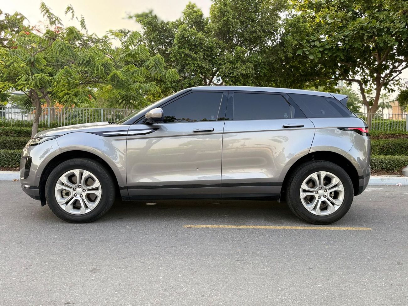 Land Rover Range Rover Evoque P200 R-Dynamic S 2.0L