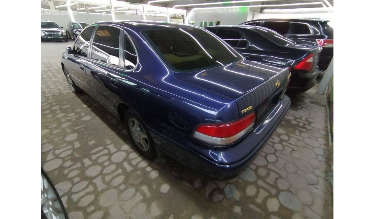 Toyota Avalon Toyota Avalon model 1997, a 6-cylinder full option, in good condition