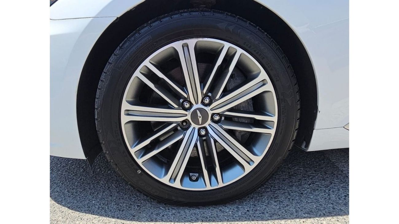 جينيسس G80 ملكي