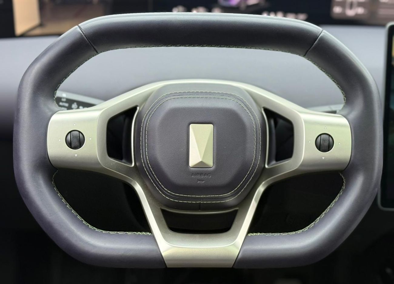 أفاتر 07 2024 Avatar 07 Ultra REEV Edition AWD, 2027 EVS Warranty, EVS Service Contract, Excellent Condition