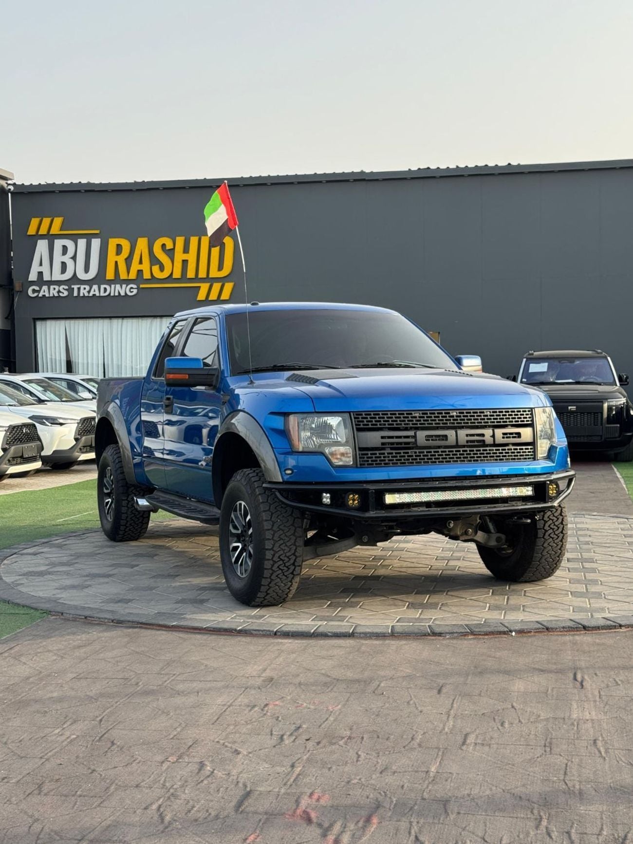 فورد F 250 فورد رابتر F-150 SVT  موديل : 2012 مطلوب : 50000 درهم  مواصفات خليجيه  •V8 6.2L * فور ويل ، مثبت سرع