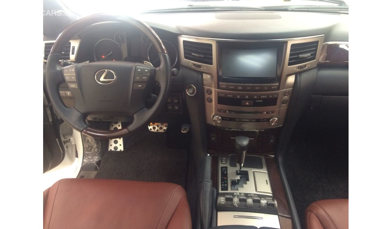 Lexus LX570 Al-Futtaim