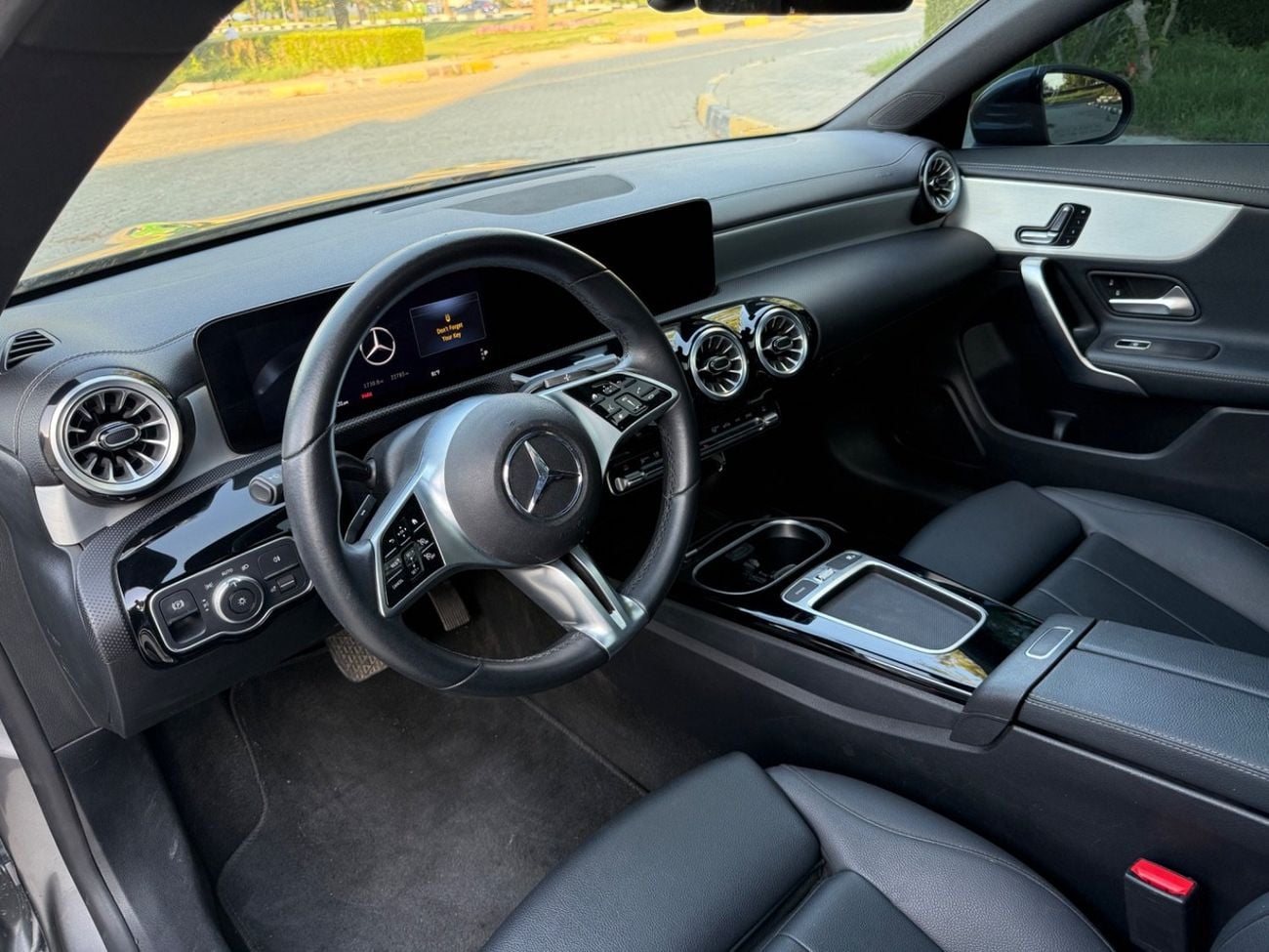 مرسيدس بنز CLA 250 Premium + 2.0L