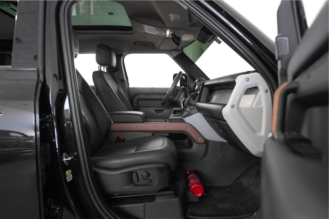 Land Rover Defender P400 110 HSE 3.0L (5 Seater)