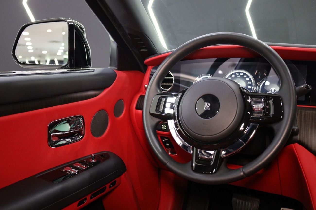 رولز رويس جوست EWB, Rear Entertainment, Starlight, Illuminated Grille, GCC Specs!!