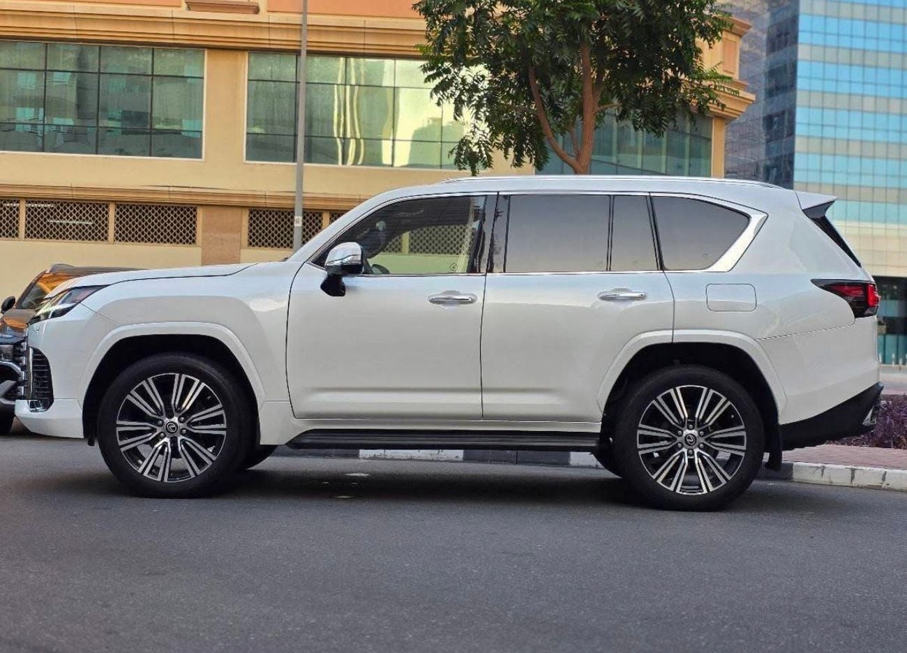 Lexus LX600 2023 MODEL SIGNATURE FULL OPTION VERY CLEAN AND PERFECT CONDITION