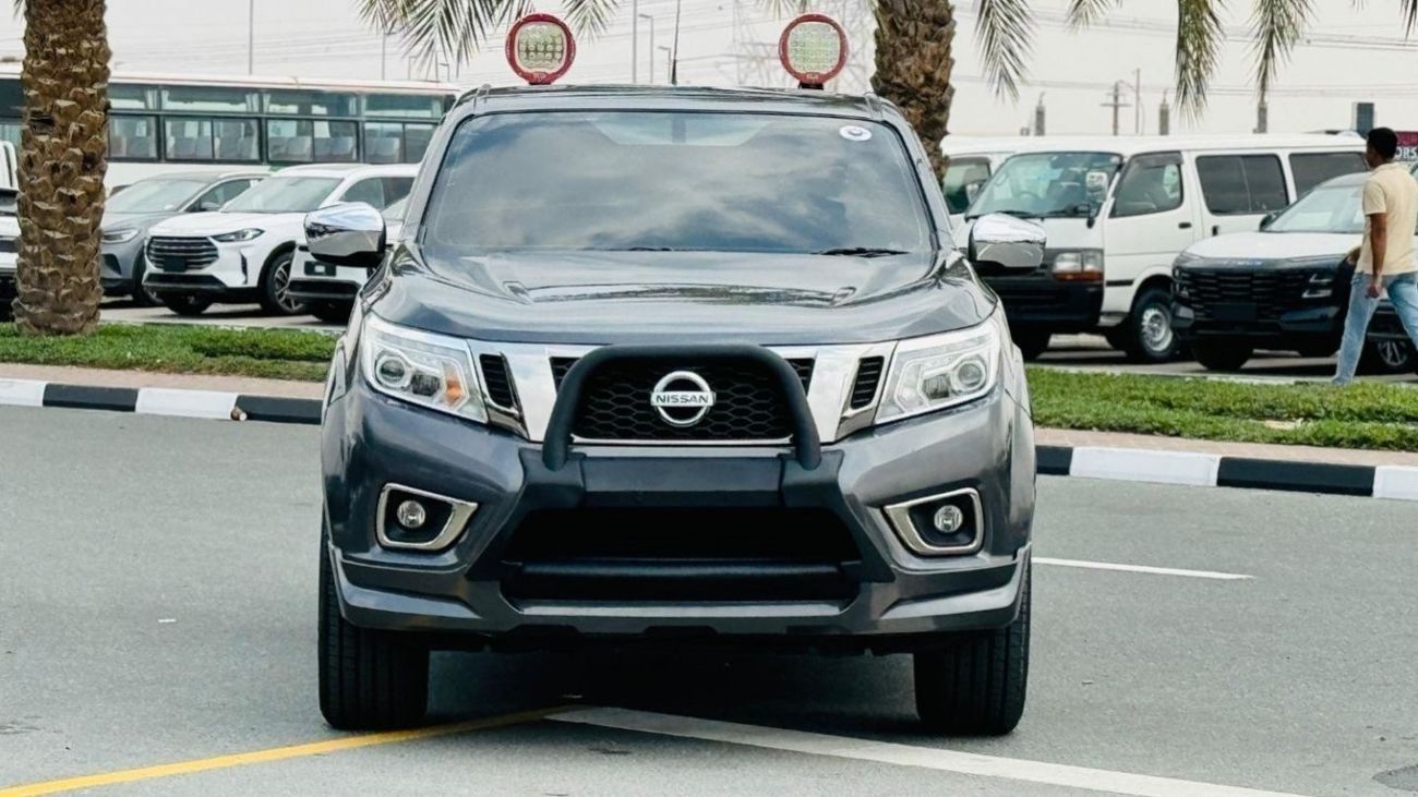 Nissan Navara PREMIUM SPORTS BAR WITH BASKET AND LED LIGHTS | 4 x 4 | PREMIUM TWO TONE LEATHER SEATS | RHD | 2017