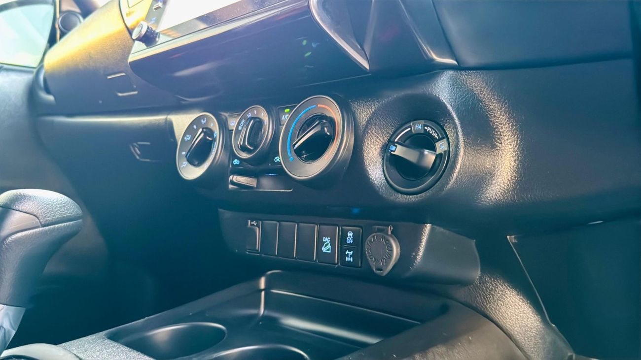 Toyota Hilux DOUBLE CABIN PICKUP | RHD | 2020 | 2.8L DIESEL ENGINE | AUTOMATIC TRAMISSION | ELECTRIC SEAT