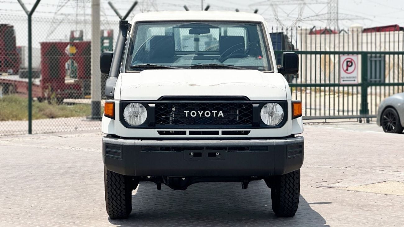 تويوتا لاند كروزر بيك آب TOYOTA LC79 SC 4.0 MT 2025 basic options