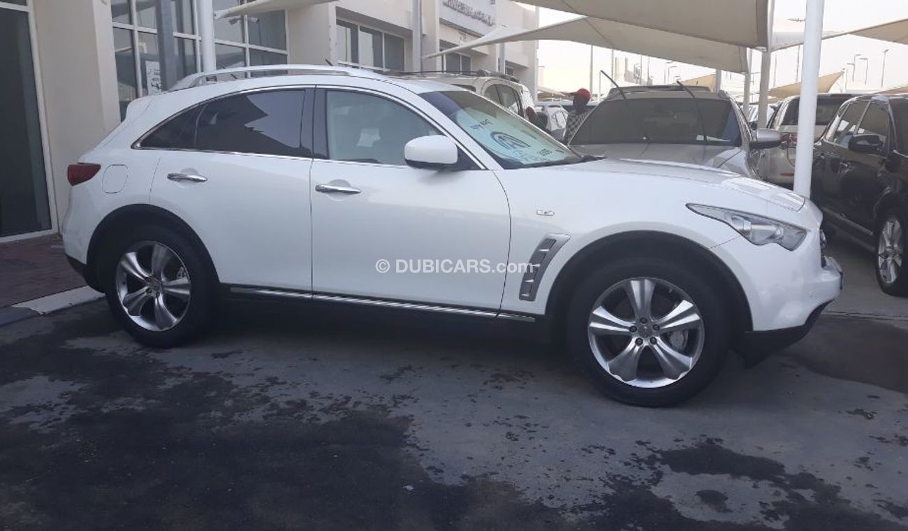 Infiniti FX35 2009 Model Full options Gulf Specs