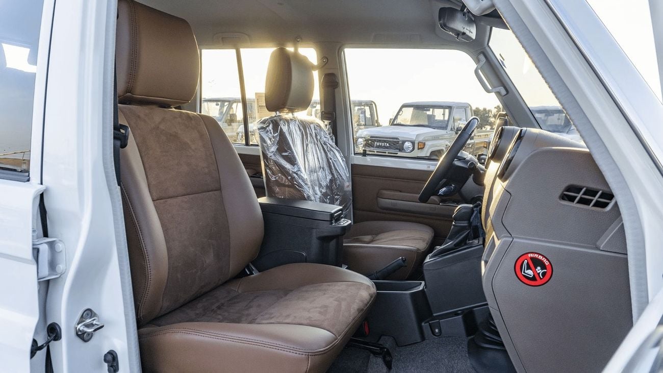 تويوتا لاند كروزر 70 ECT0101 - TLC76 Hardtop 5 Doors GDJ76 - 2.8L Diesel Auto White