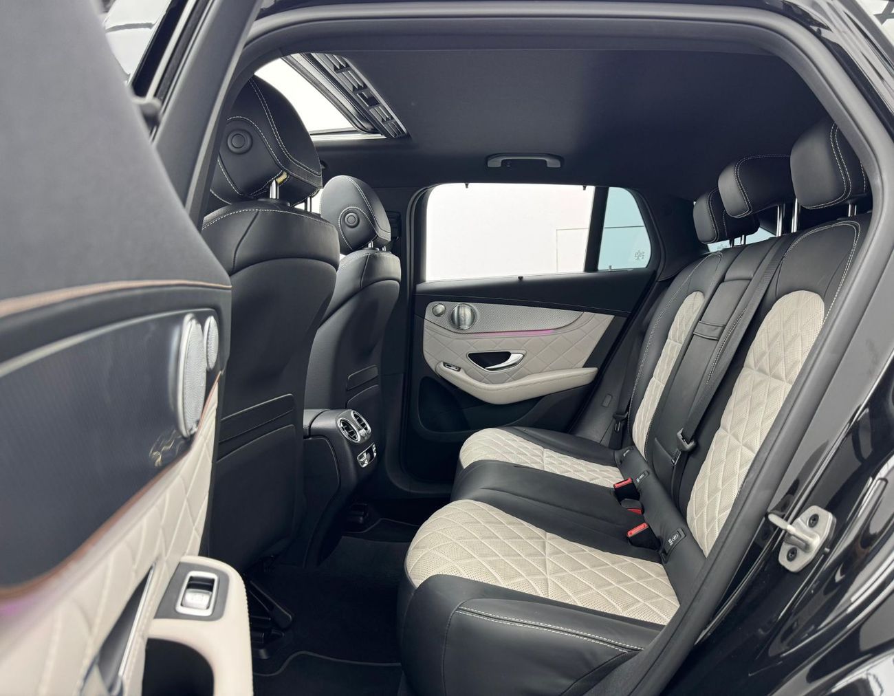 مرسيدس بنز EQC 400 2021 Mercedes-Benz EQC 400 4Matic, 2026 Mercedes Warranty   Service Contract, Service History, GCC