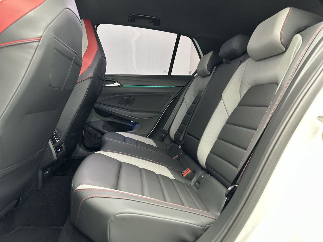 Volkswagen Golf GTI Golf GTI 2.0L | Leather Seats | Turbo Engine | Iconic GTI Styling | Connected Technology | GCC Speci
