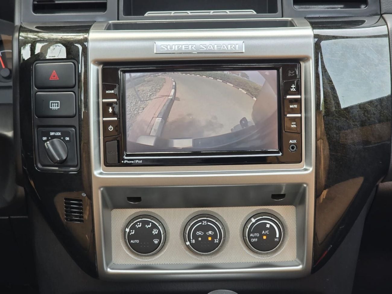 Nissan Patrol Super Safari SUPER SAFARI 2022 GCC LOW MILEAGE WITH AGENCY SERVICE CONTRACT IN MINT CONDITION