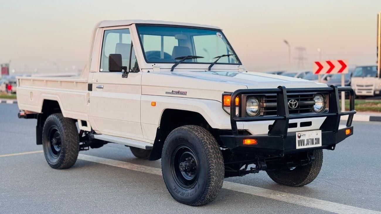 Toyota Land Cruiser Pick Up SINGLE CABIN | RHD | BULL BAR | 4.2L DIESEL ENGINE | MANUAL TRANSMISSION | 1995