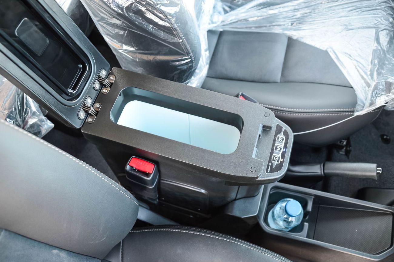 Toyota Land Cruiser 70 TOYOTA LAND CRUISER 76 2.8L 4WD SUV 2025