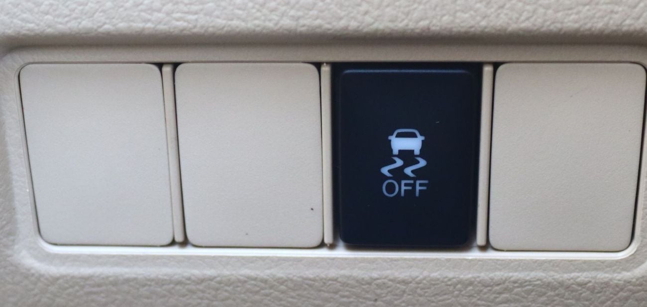 تويوتا يارس تويوتا يارس 2022 خليجى بحاله ممتازه ممشى 83000كم بمحرك 1500 سى سى بسعر 39000 درهم