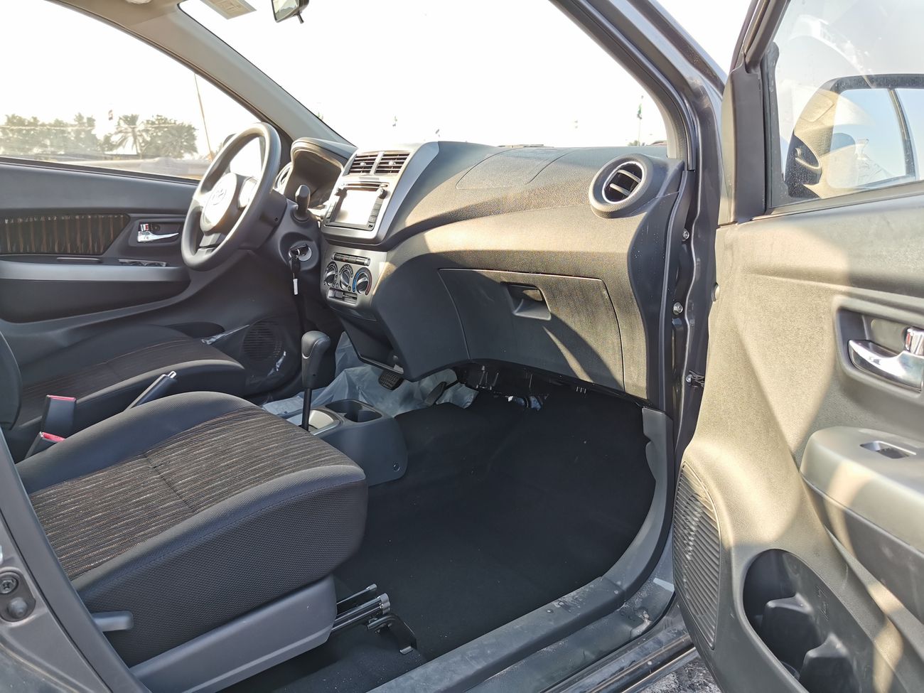 Toyota Wigo 1.2L, PETROL, 14" ALLOY RIMS, REAR CAMERA (CODE # TWG21)