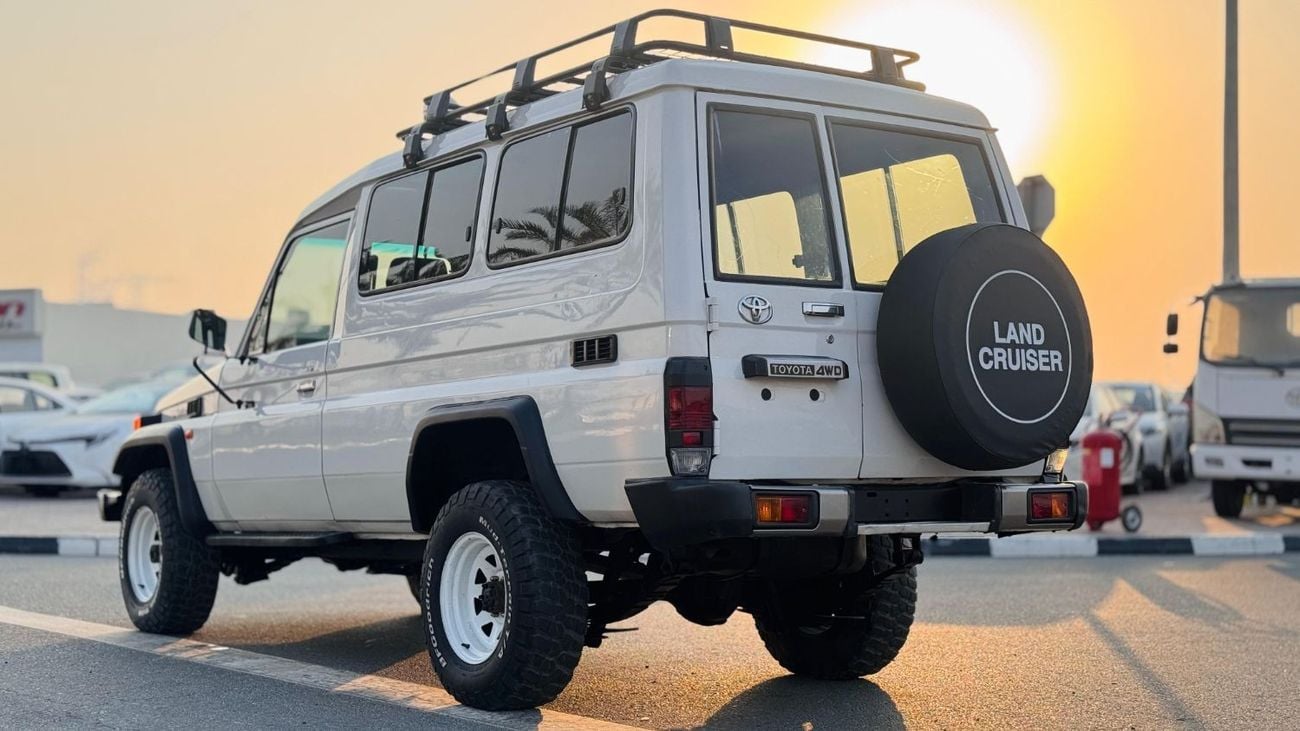 تويوتا لاند كروزر 70 -