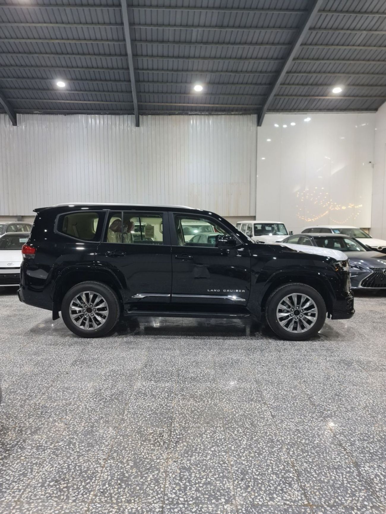 Toyota Land Cruiser GXR 4.0L AT Petrol Full Option GXR