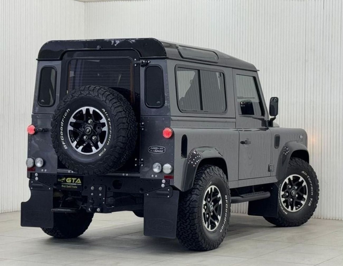 Land Rover Defender 2016 Land Rover Defender 90 Adventure Edition, Full Land Rover Service History, 1 of 600, GCC