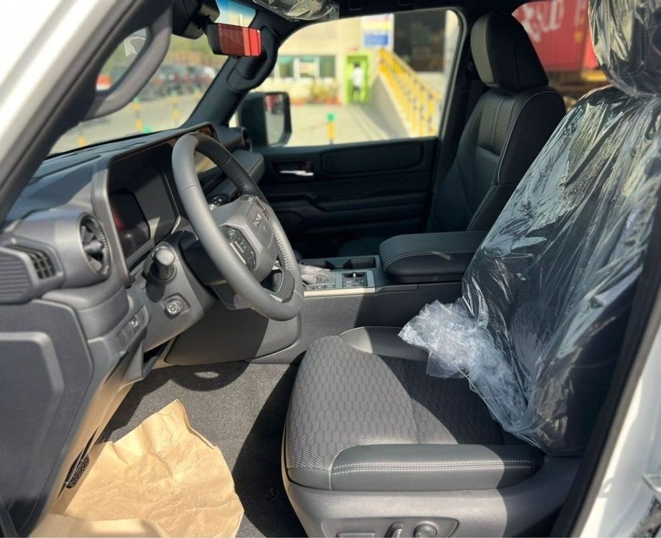 تويوتا برادو 2.4L PETROL FULL OPTION 2024