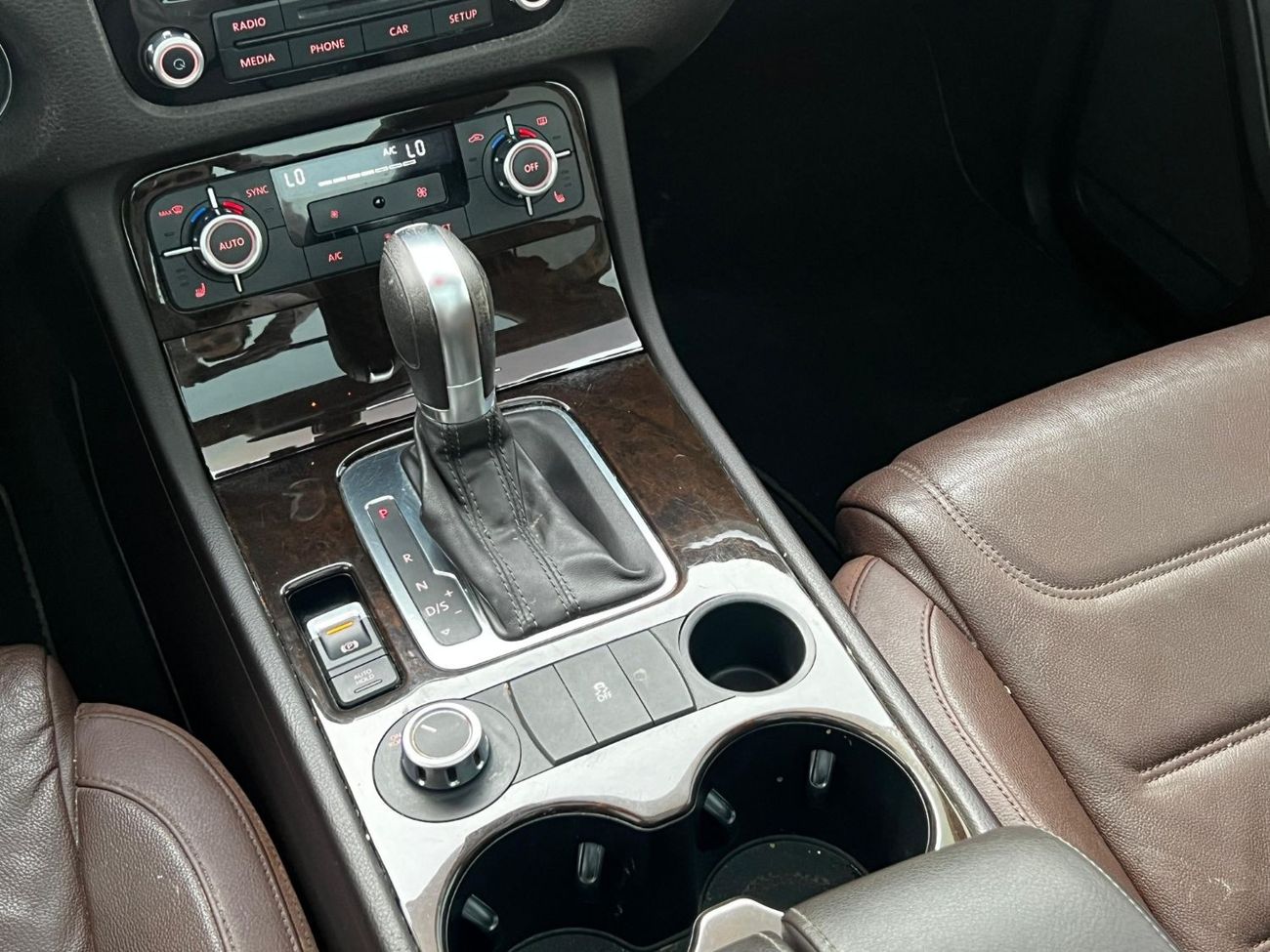 Volkswagen Touareg TOUAREG 2014 GCC V6 PERFECT CONDITION // ACCIDENT FREE // FULL OPITION