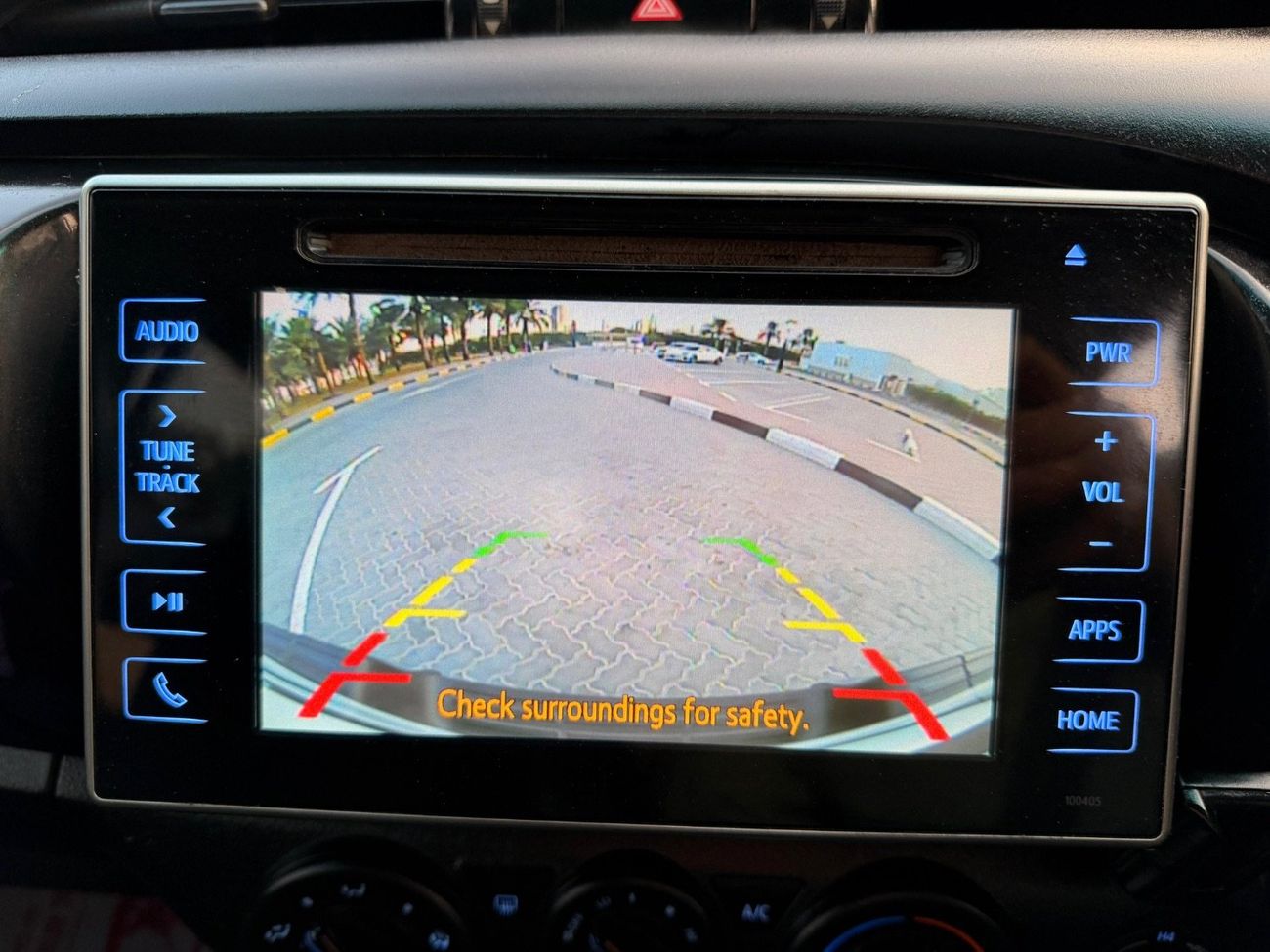 تويوتا هيلوكس SR Right Hand Drive