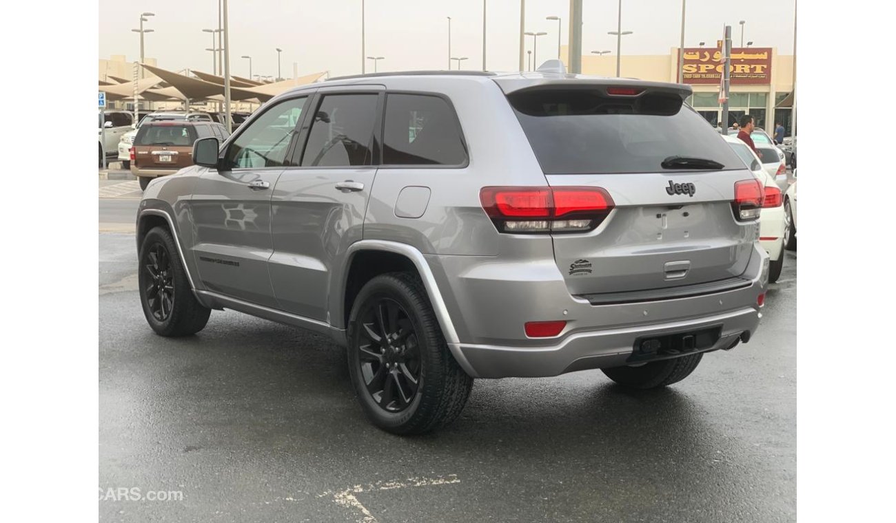 Jeep Grand Cherokee Jeep Grand Cherokee_2018_Excellent_Condithion _Full opshin