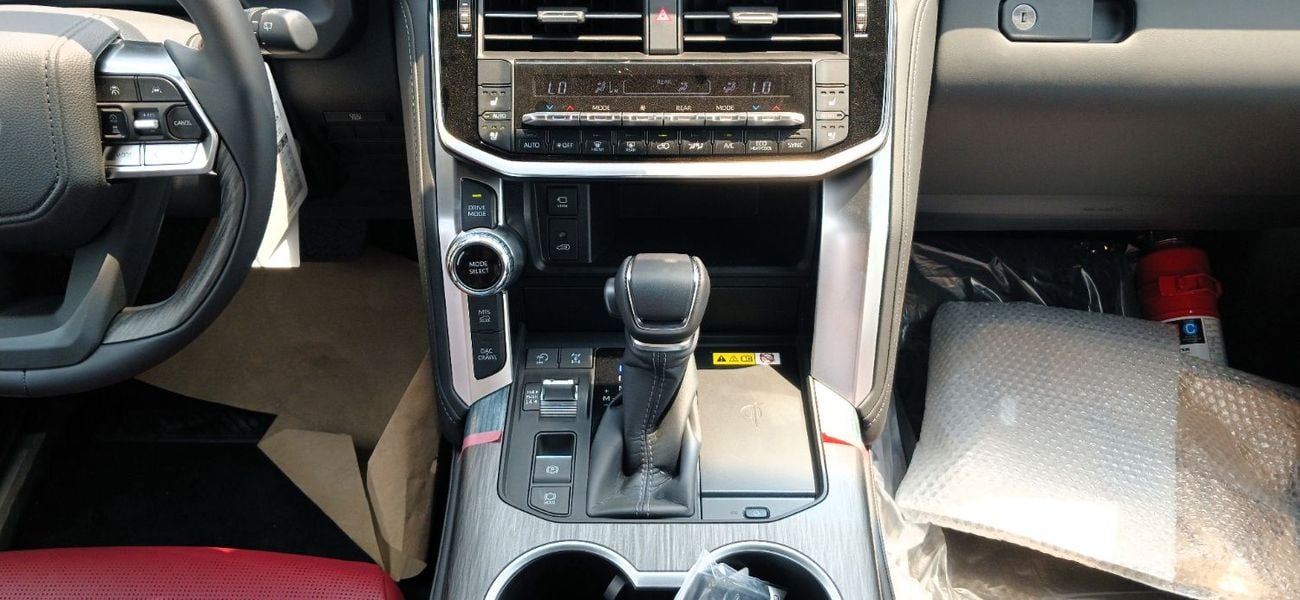 تويوتا لاند كروزر VXR 3.5L Petrol 2026YM