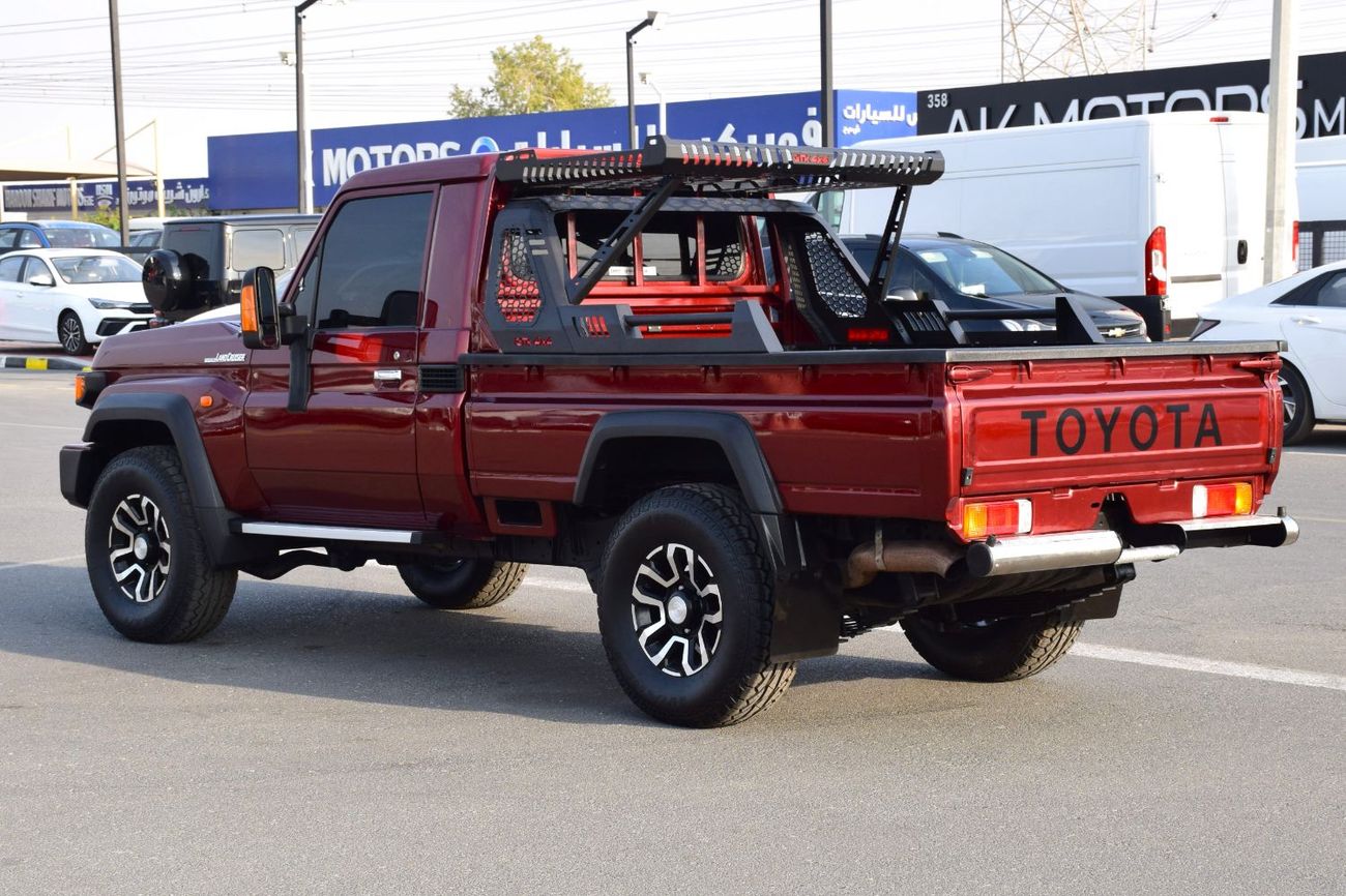 تويوتا لاند كروزر بيك آب 4.5L Diesel V8 Right Hand Drive (Export Only)