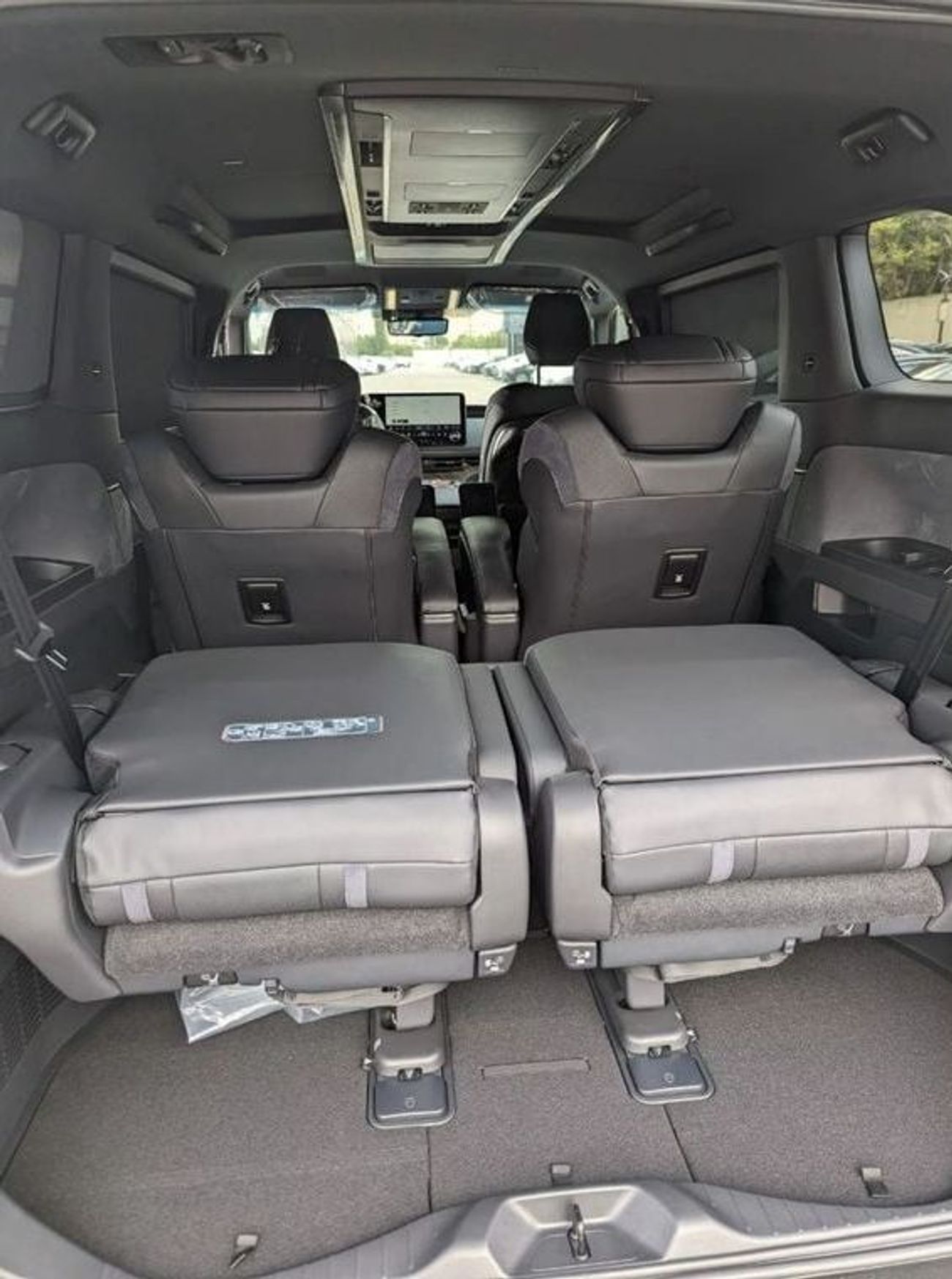 لكزس LM 350h (For export only)