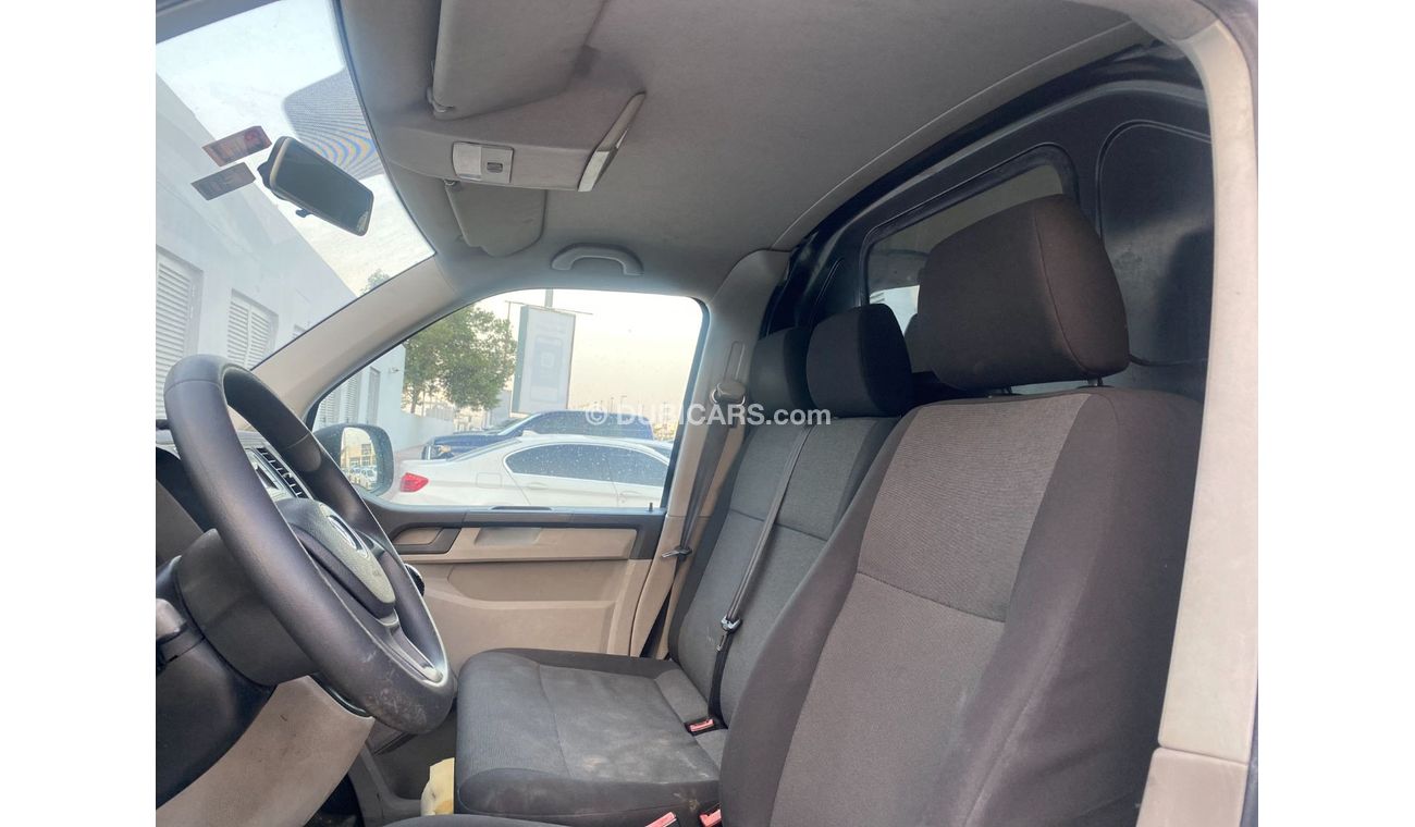 فولكس واجن T6 ترانسبورتر GCC VAN DIESEL