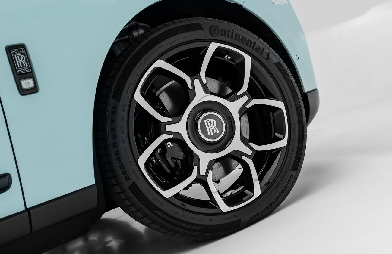 Rolls-Royce Cullinan 6.75L V12 Twin-Turbocharged Engine