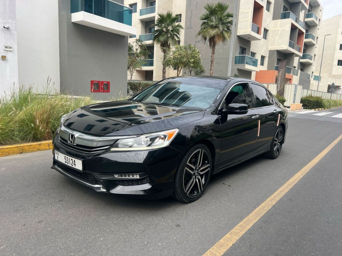 هوندا أكورد 2017 HONDA ACCORD 2.4L V4 - SUNROOF - ELECTRIC & LEATHER SEATS - PUSH START