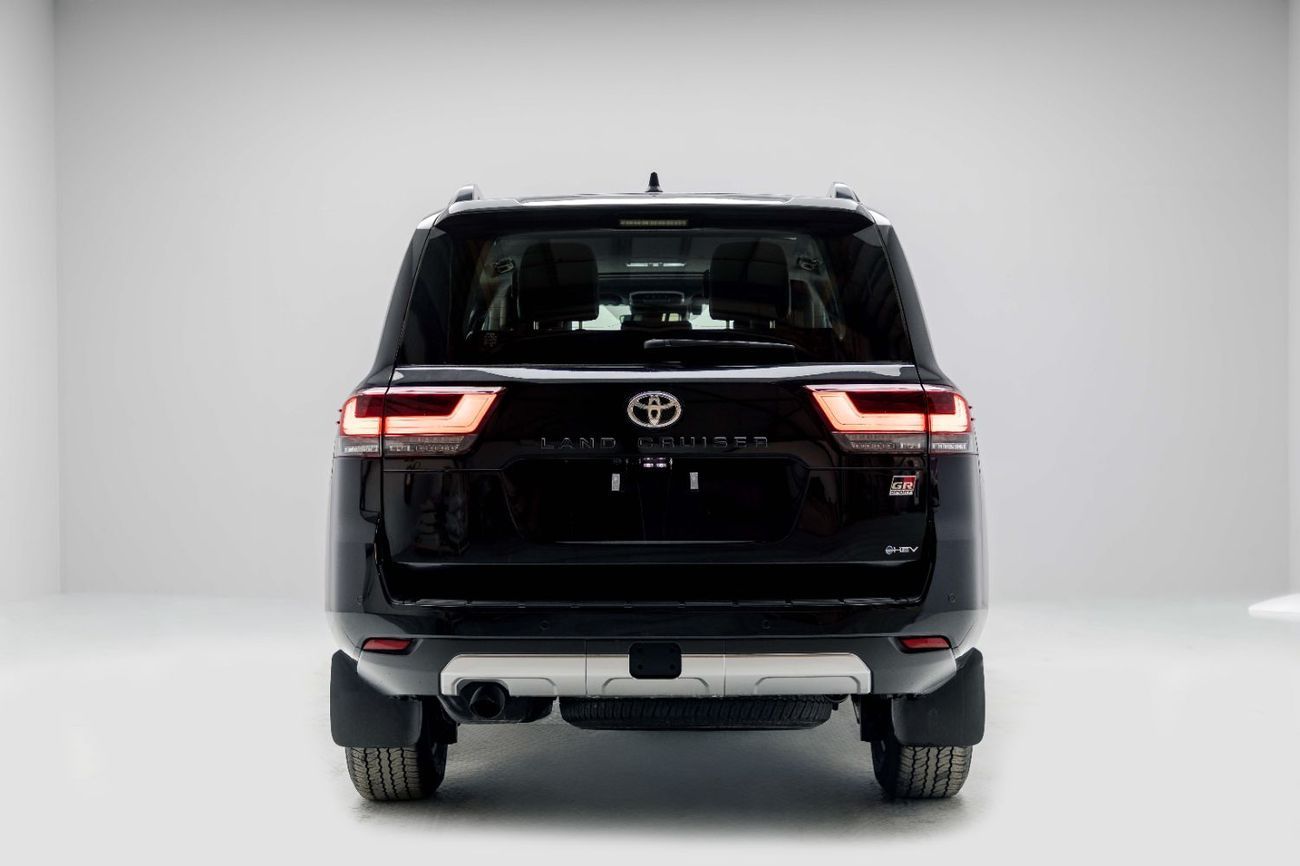 تويوتا لاند كروزر GRS 3.5L - Black Inside Maroon | Export Only