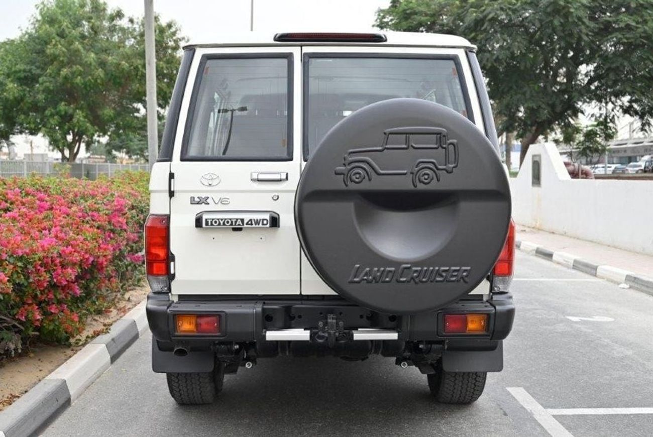 Toyota Land Cruiser 70 SUPER DELUXE V6 4.0L PETROL 5-SEATER 4WD AUTOMATIC - EURO 4