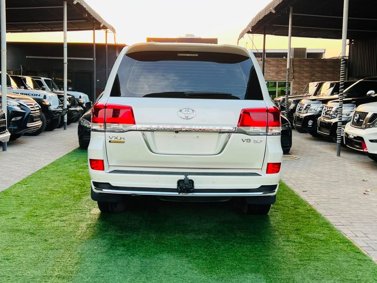 تويوتا لاند كروزر VXR