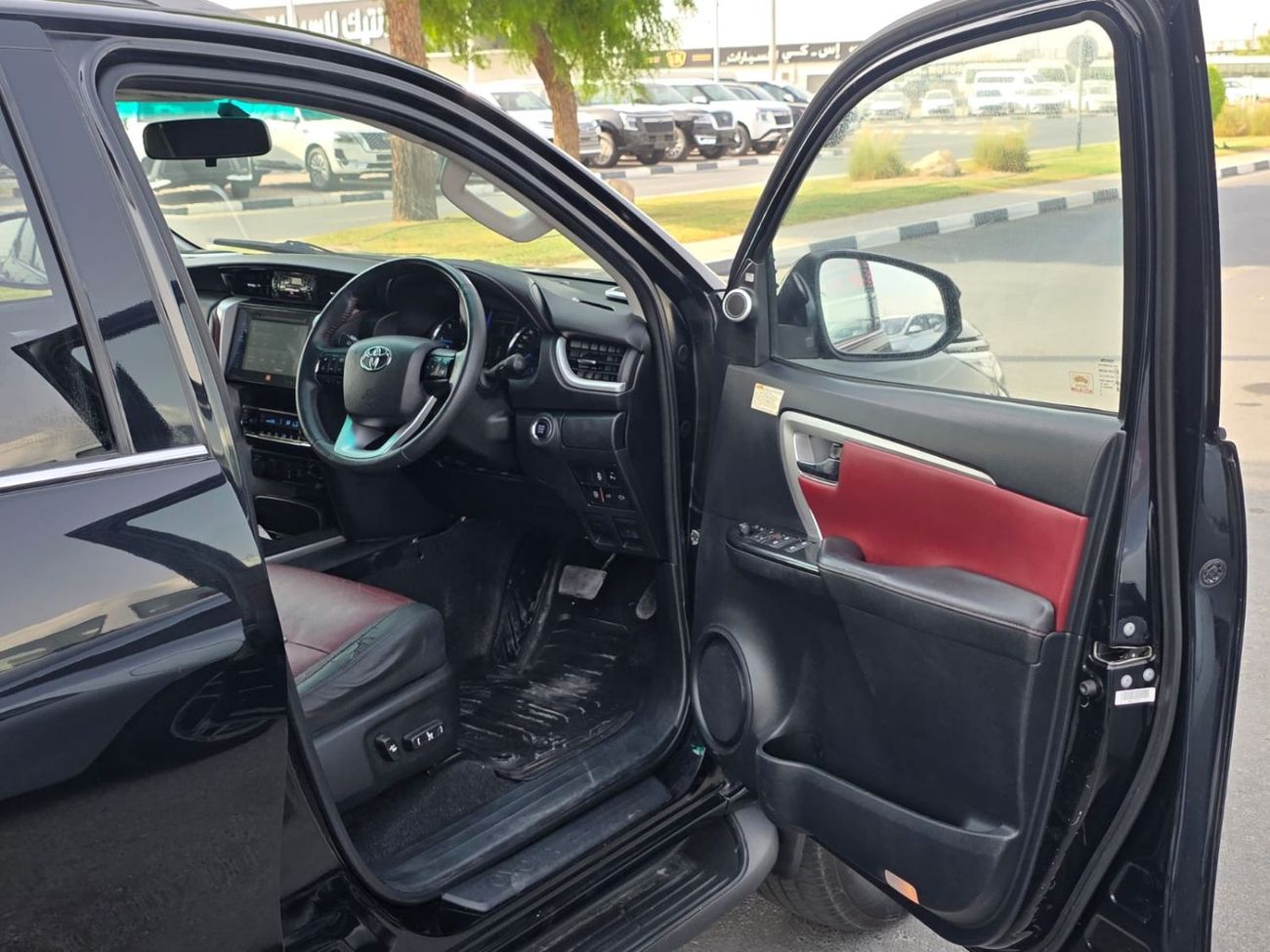 Toyota Fortuner DIESEL ENGINE RIGHT HAND DRIVE 2800 CC AUTO TRANSMISSION ONLY FOR EXPORT