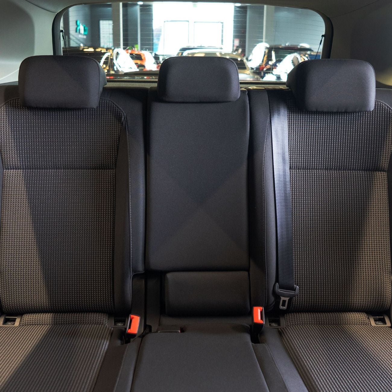 Volkswagen Tiguan SE 1.4L AED 1,118 pm • 0% Downpayment • Volkswagen Tiguan SE • 1 Year Warranty