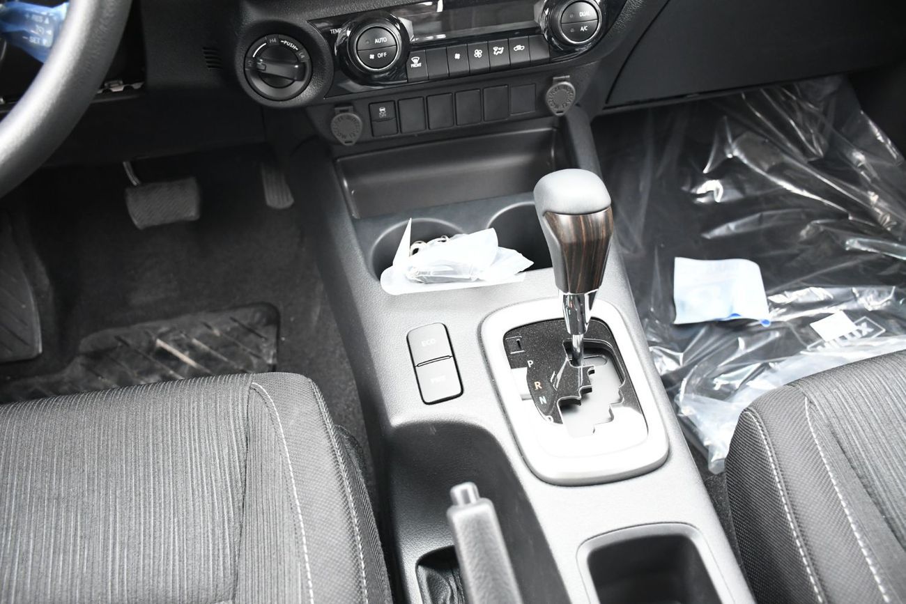 تويوتا هيلوكس 2.7L V4 Automatic with BSM Full option (Ready Stock)