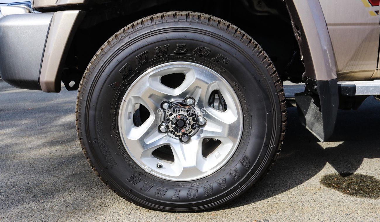 Toyota Land Cruiser 70 LX V8