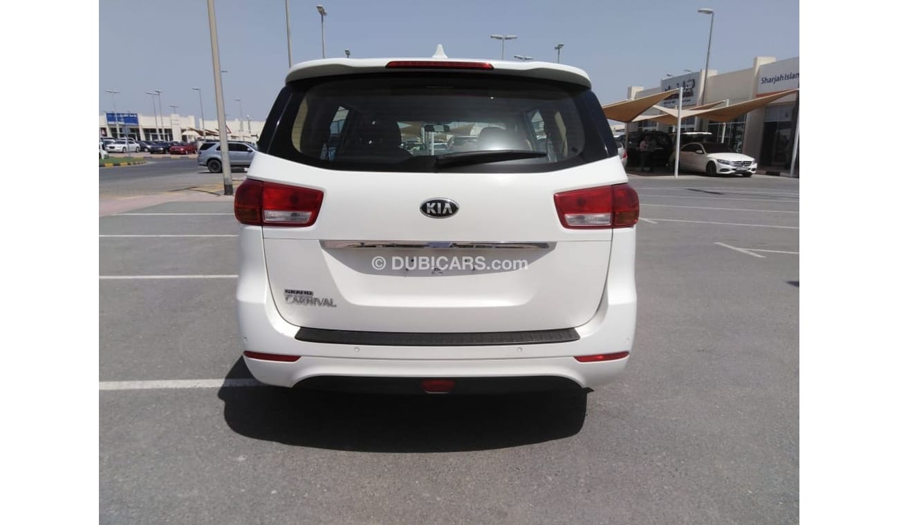 Kia Carnival Kia carnival 2017 g cc full automatic accident free