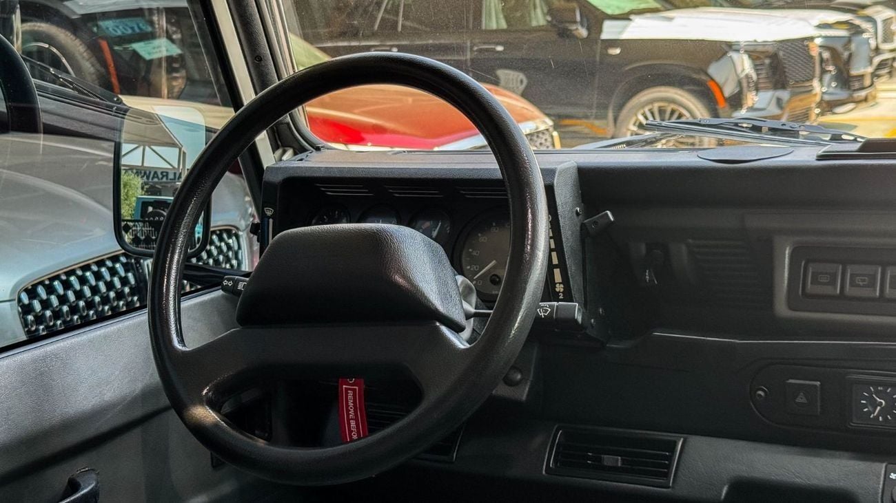 Land Rover Defender Defender 50th Year Edition Japanese Specs 4.0L V8 1997 Good Condition 1 of 500