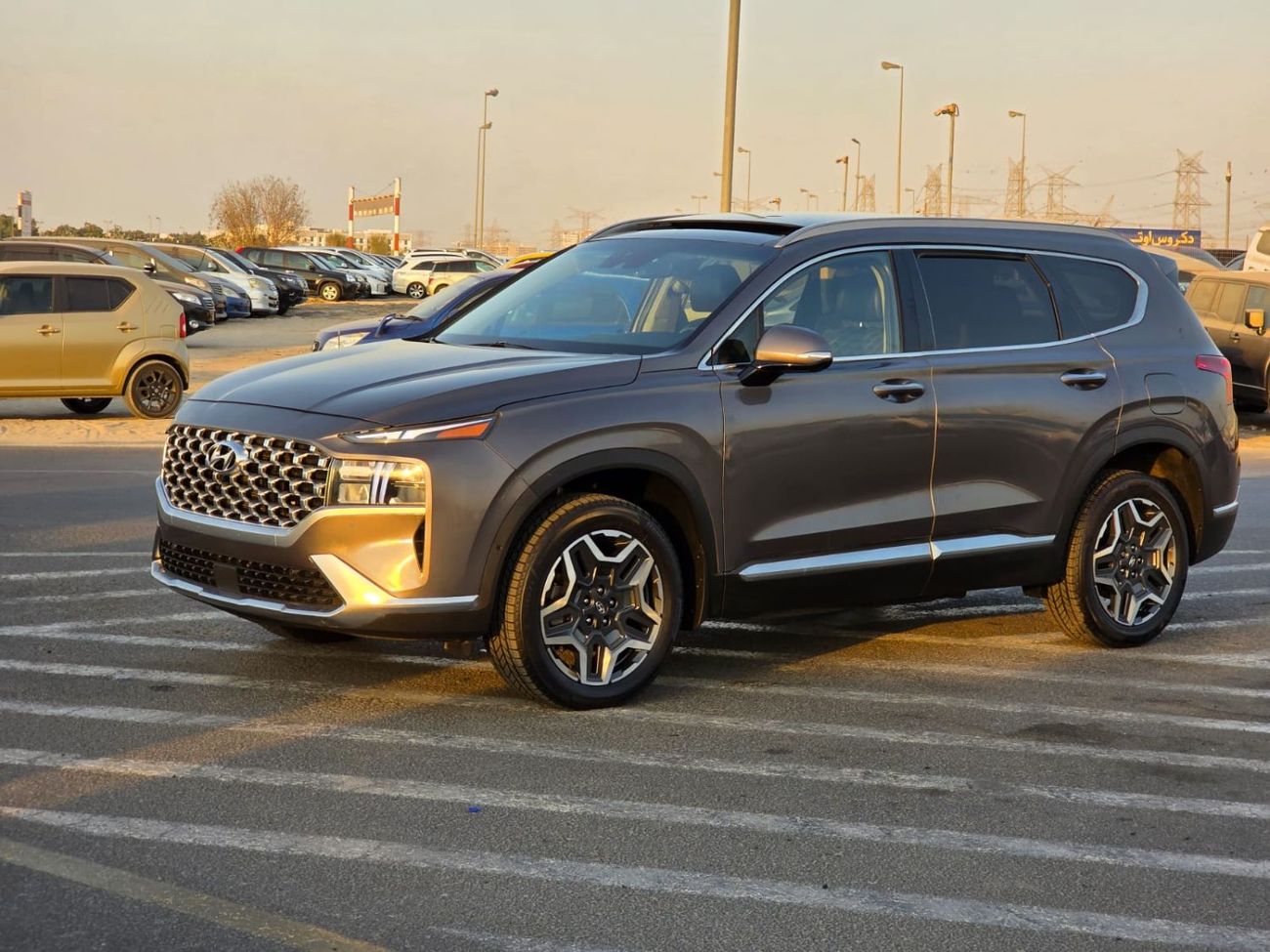 Hyundai Santa Fe limited 1.6T hybrid engine Panoramic roof and 360 camera