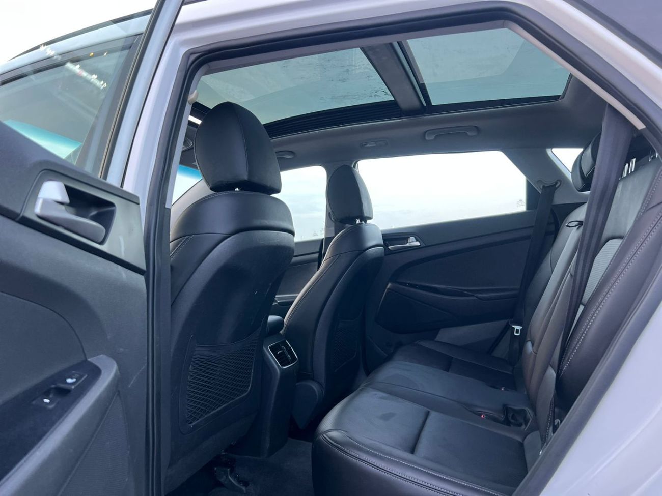 Hyundai Tucson 2019 Hyundai Tucson Full Option 2.4L V4 - AWD 4x4 - Rear Camera - Leather Seat - Panoramic Sunroof