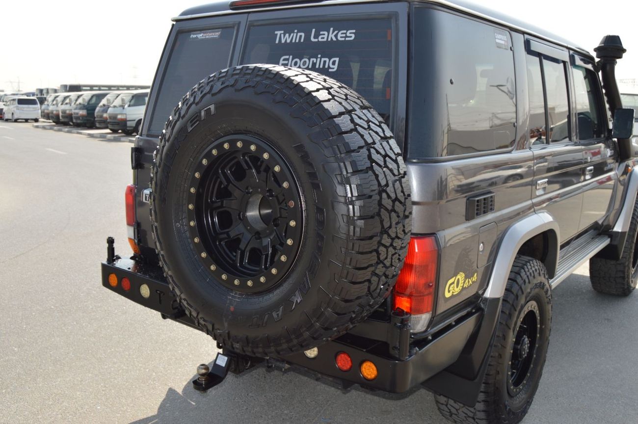 Toyota Land Cruiser 70 5 Door