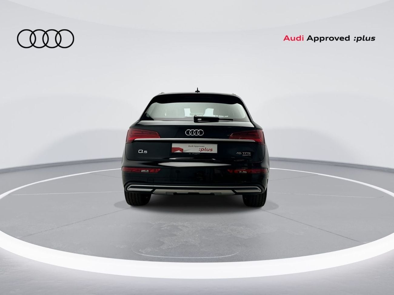 Audi Q5 45 TFSI Quattro Design 2.0L Q5 Advanced 45 TFSI quattro 249hp (Ref# 106957)
