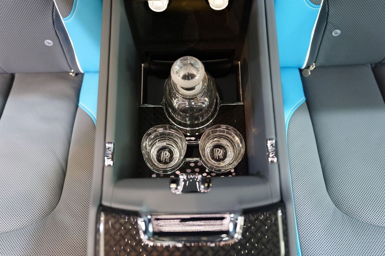 رولز رويس كولينان 2026 Cullinan Black Badge,BRAND NEW,Executive Seat w/ Entertainment,Bespoke Audio,Dealer Warr + Serv