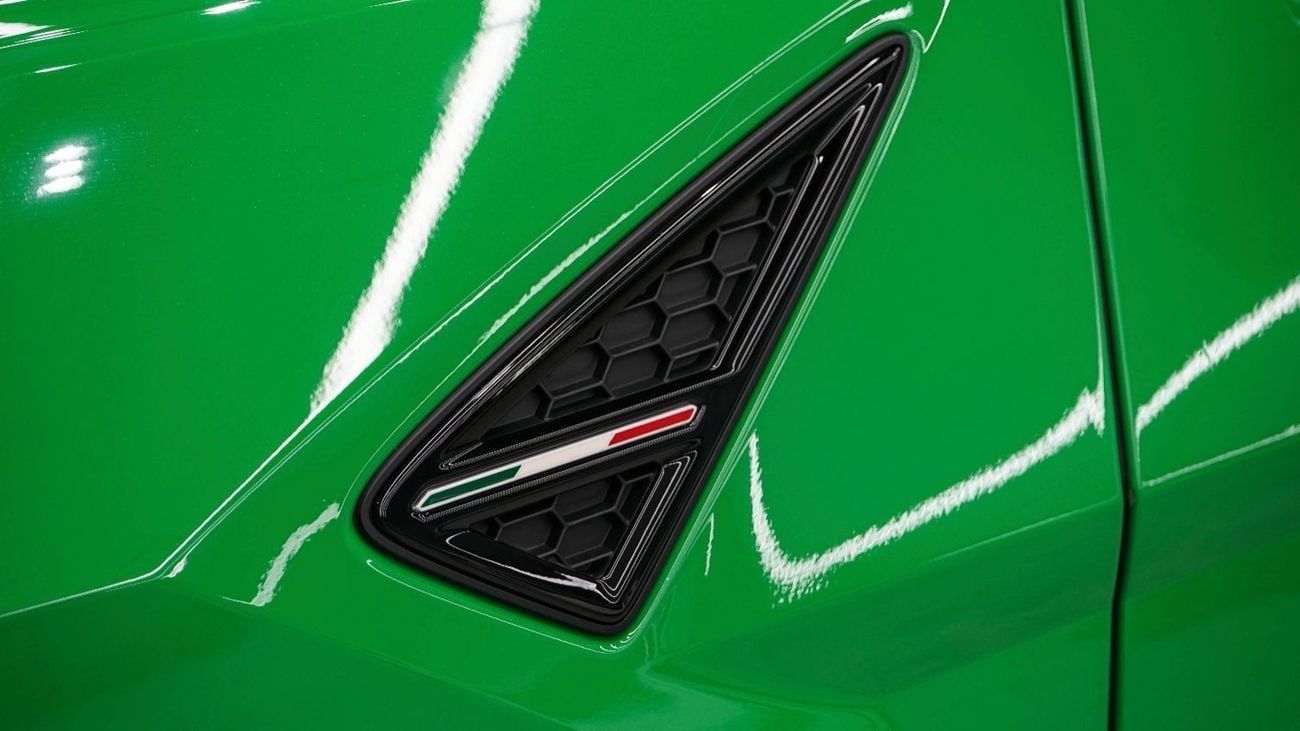 لامبورغيني اوروس 4.0T V8 Performante